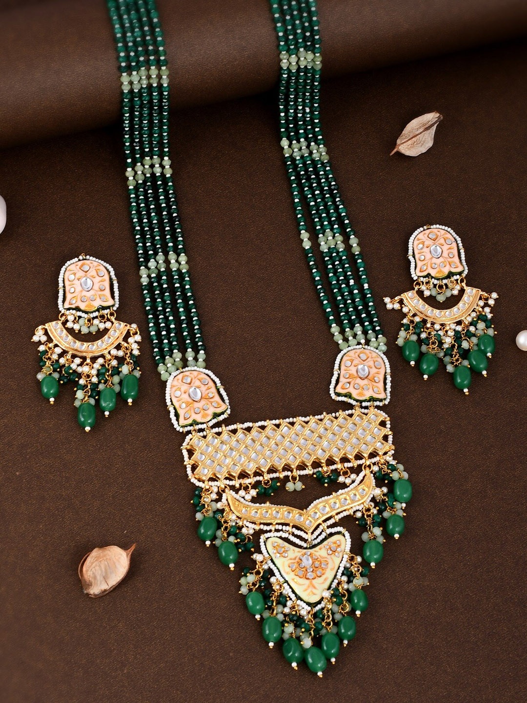 

DASTOOR Gold-Plated White & Green Kundan Studded & Beaded Jewellery Set