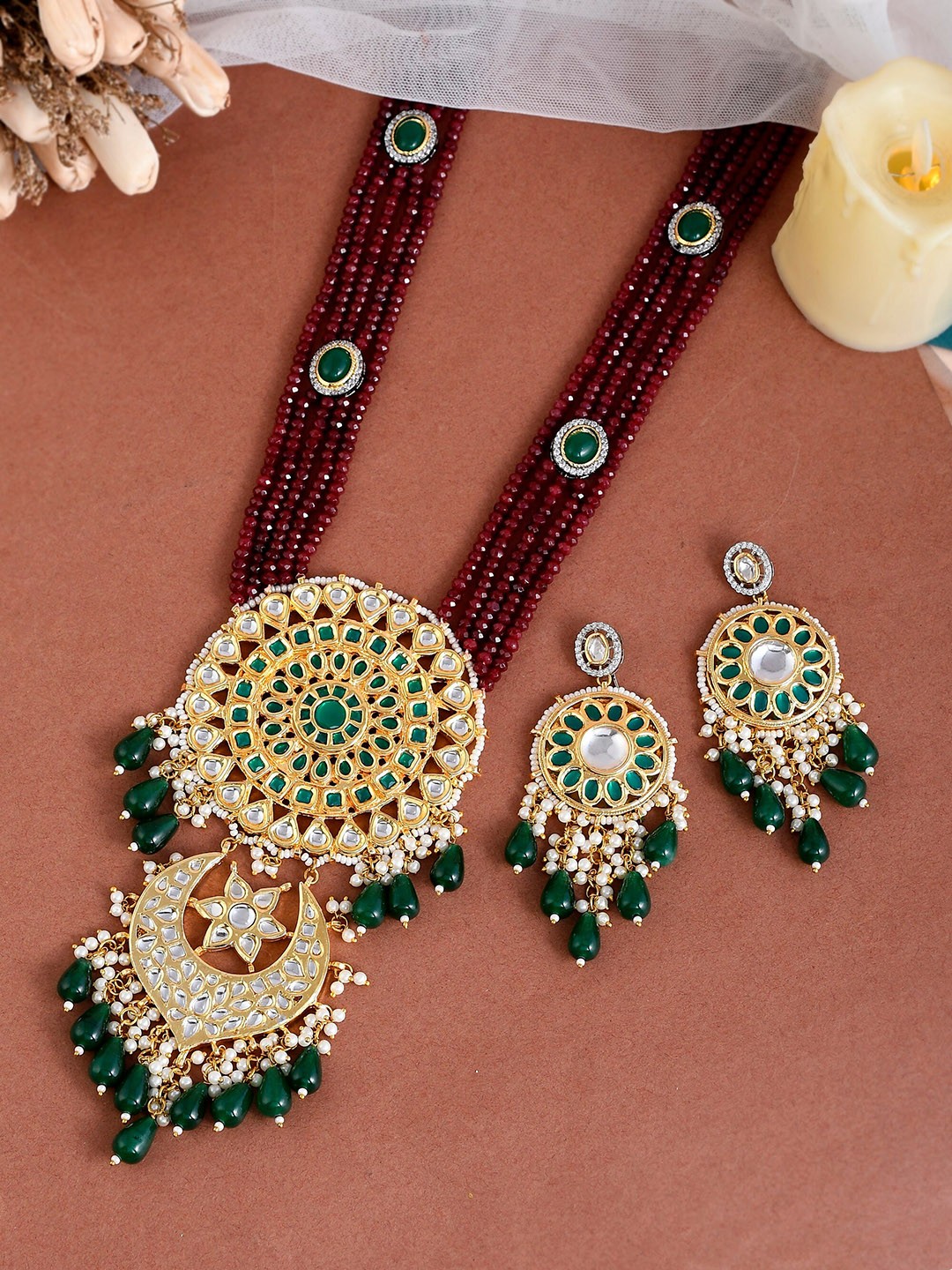 

DASTOOR Gold-Plated Red & Green Kundan Stone Studded Jewellery Set