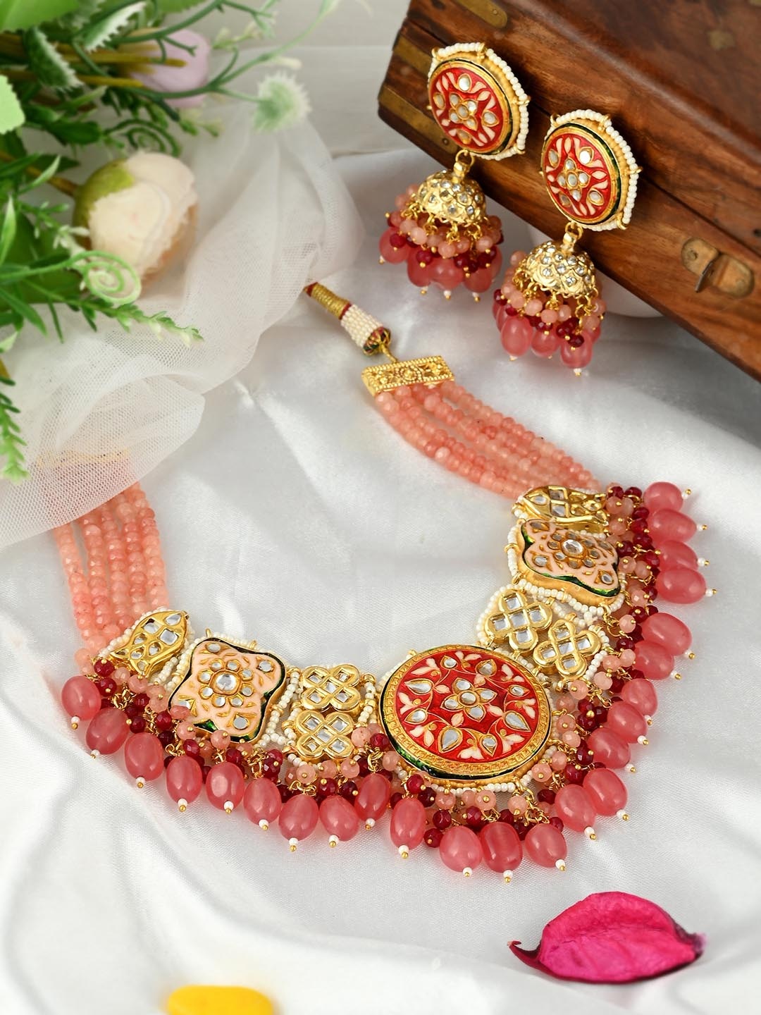 

DASTOOR Gold-Plated Kundan Studded & Beaded Jewellery Set, Peach