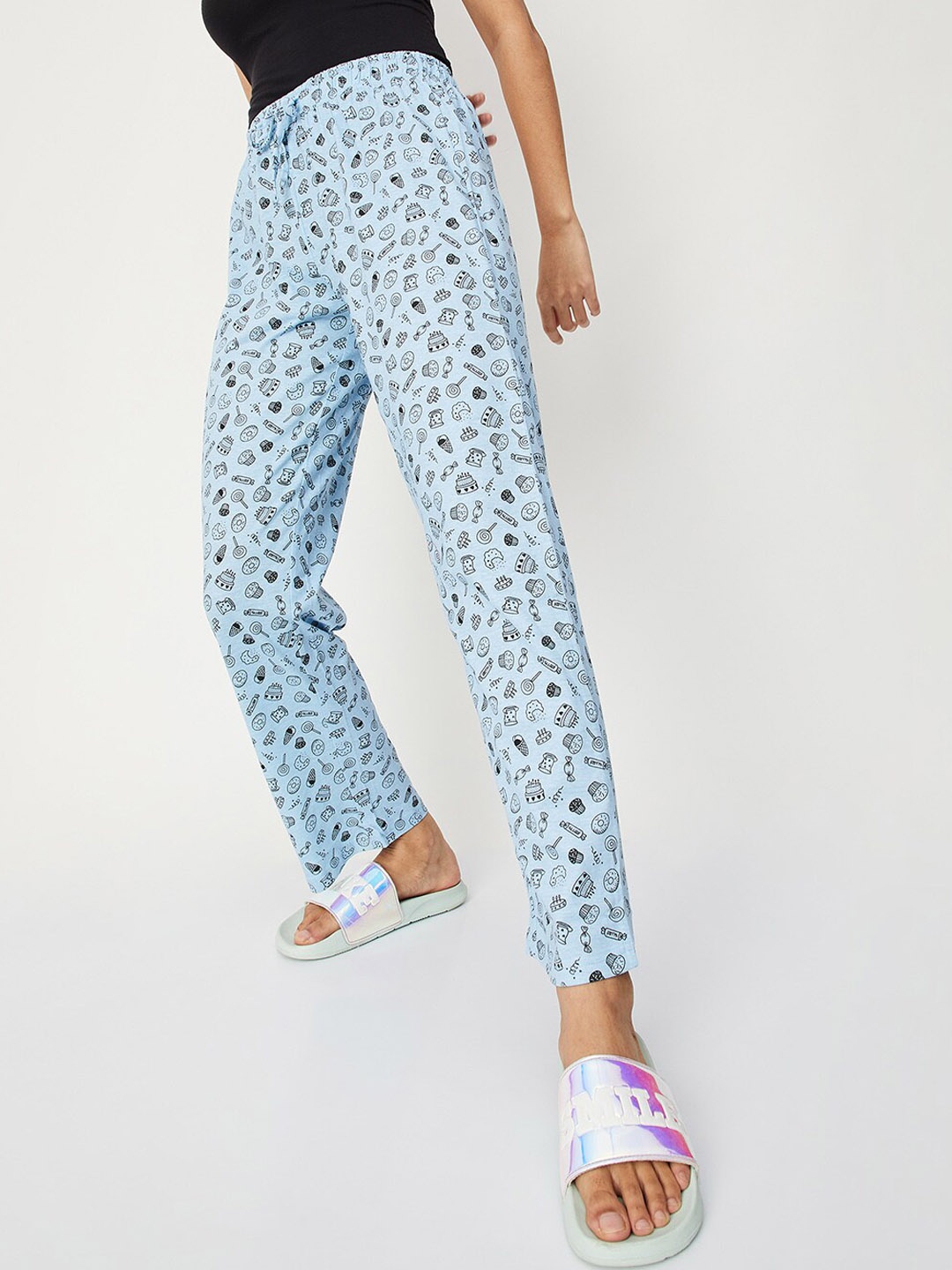 

max Women Blue Quirky Printed Cotton Lounge Pant