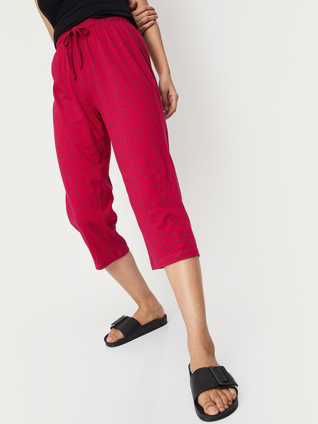 

max Women Red Printed Cotton Lounge Pants