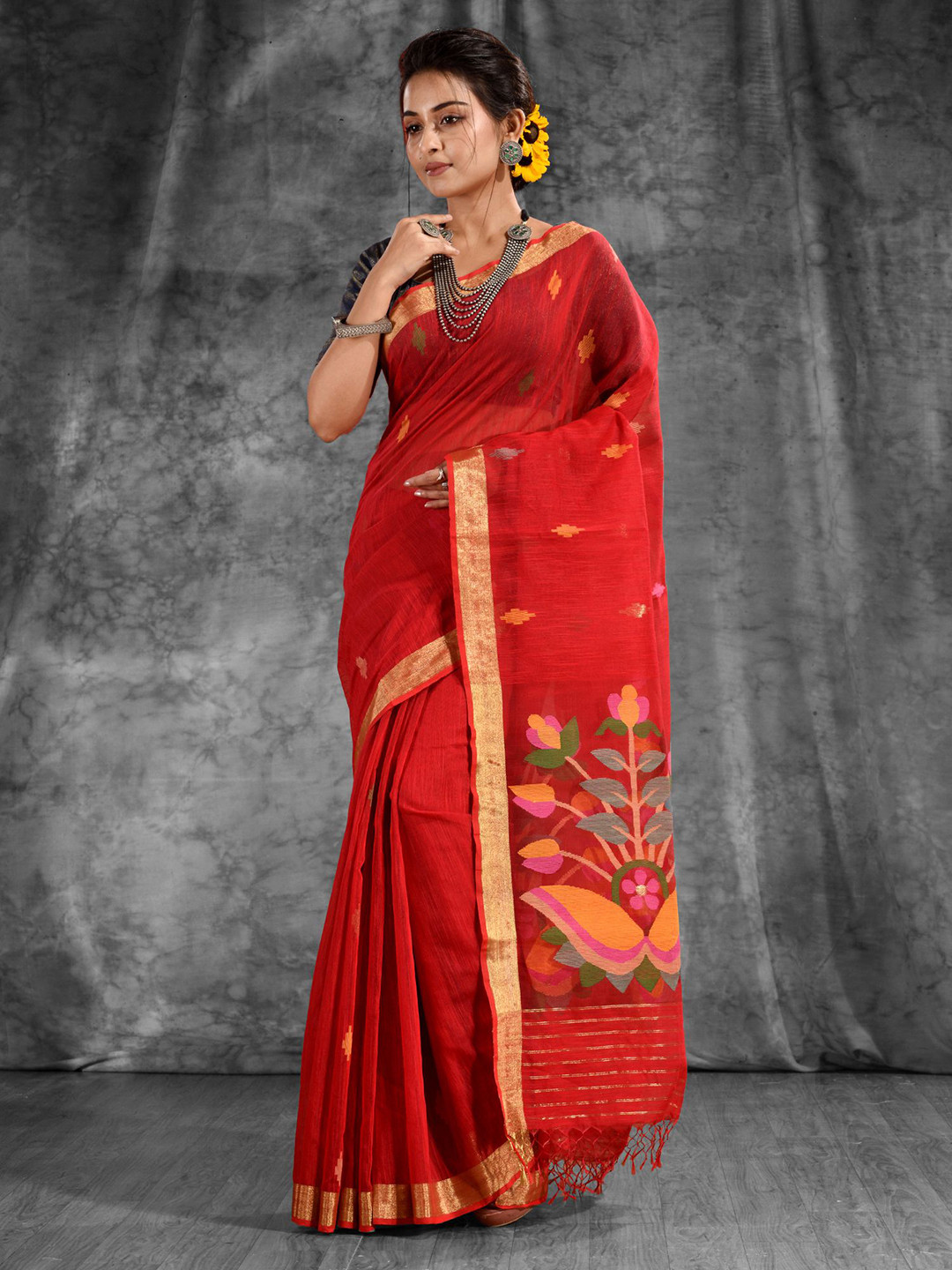 

Charukriti Red & Gold-Toned Woven Design Saree