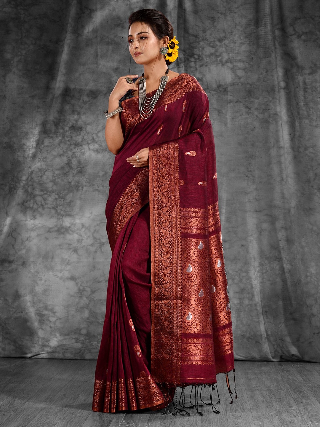 

Charukriti Maroon & Gold-Toned Woven Design Pure Linen Zari Saree