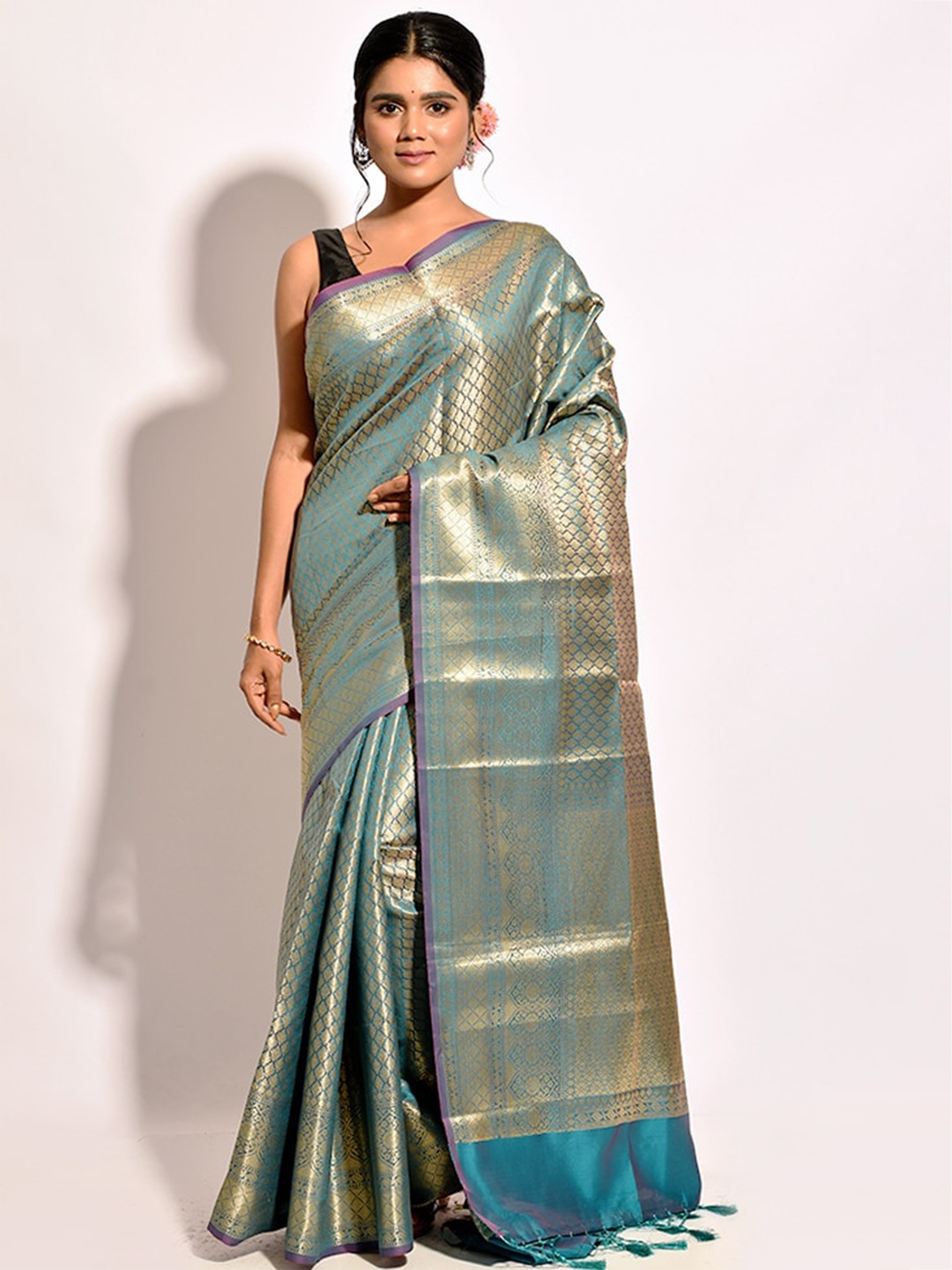 

AllSilks Green & Gold-Toned Ethnic Motifs Zari Silk Blend Saree