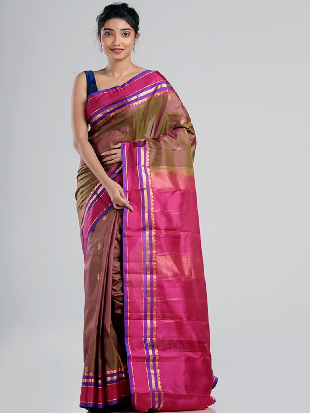 

AllSilks Green & Gold-Toned Ethnic Motifs Zari Pure Silk Kanjeevaram Saree