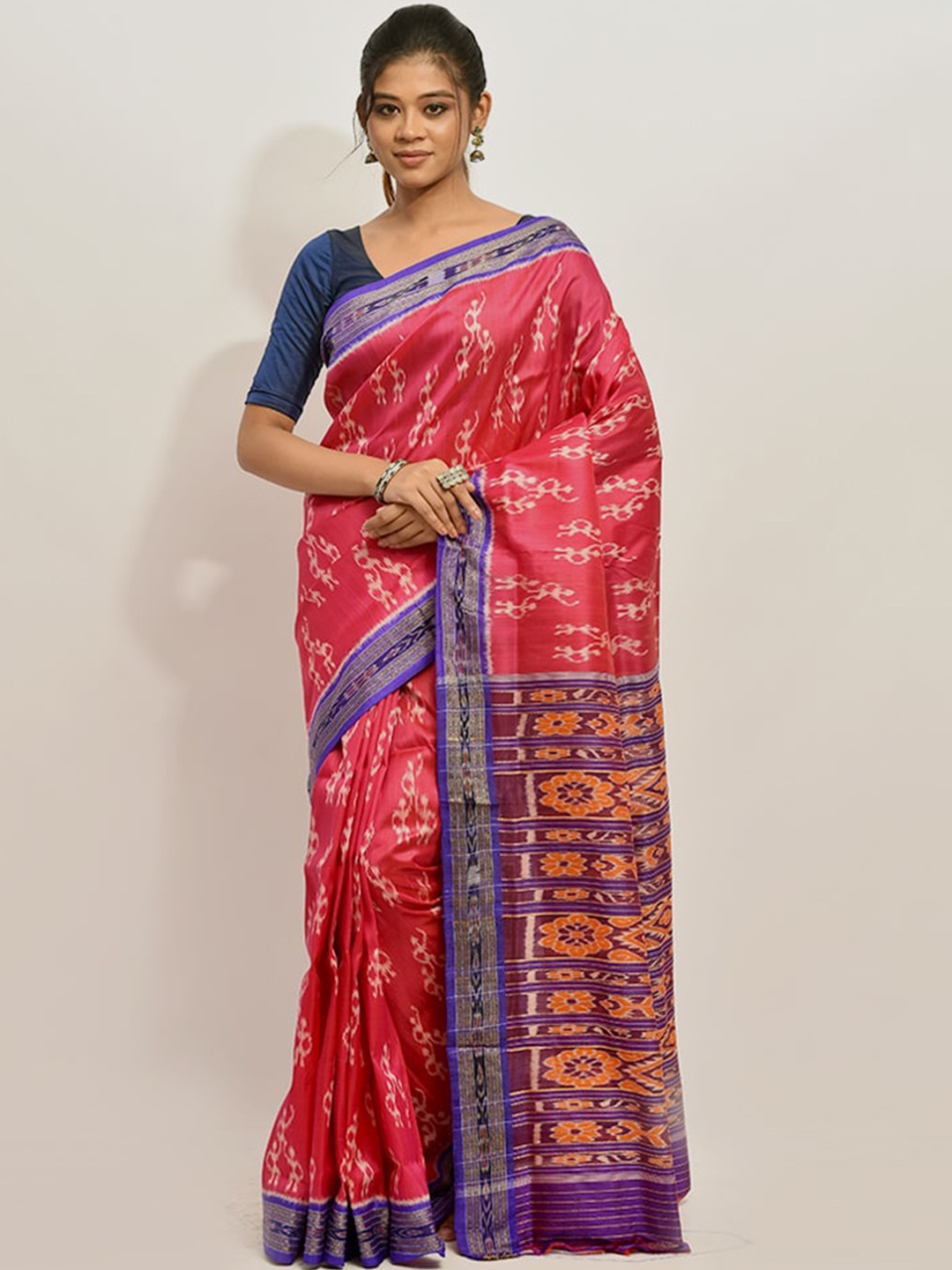 

AllSilks Pink & Gold-Toned Ethnic Motifs Pure Silk Pochampally Saree