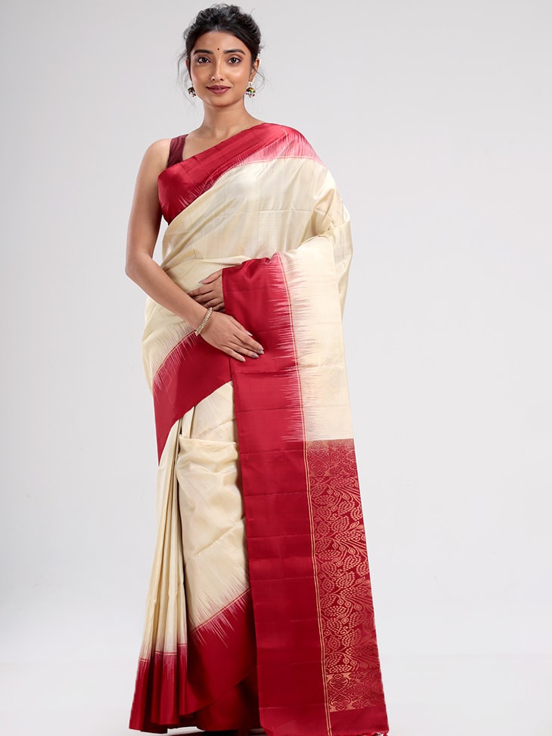 

AllSilks White & Red Zari Pure Silk Kanjeevaram Saree