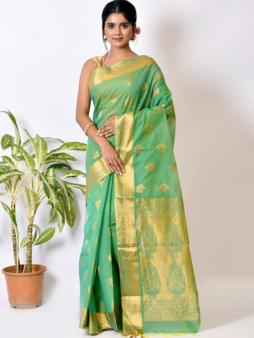 

AllSilks Green & Gold-Toned Ethnic Motifs Zari Pure Cotton Saree