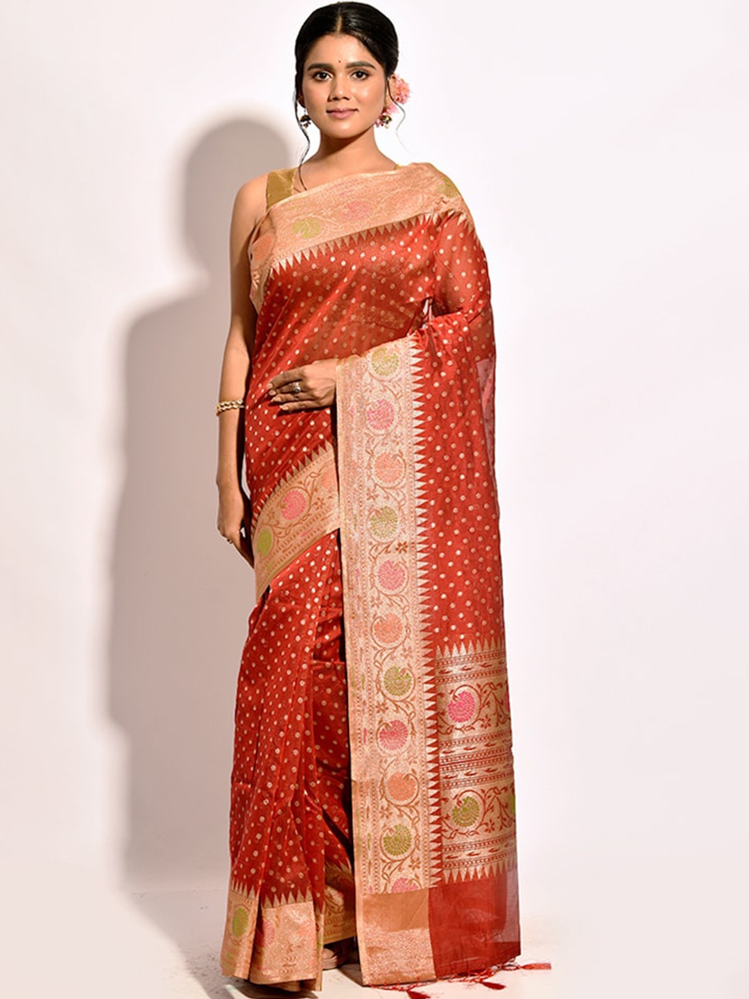 

AllSilks Red & Gold-Toned Floral Zari Silk Blend Saree