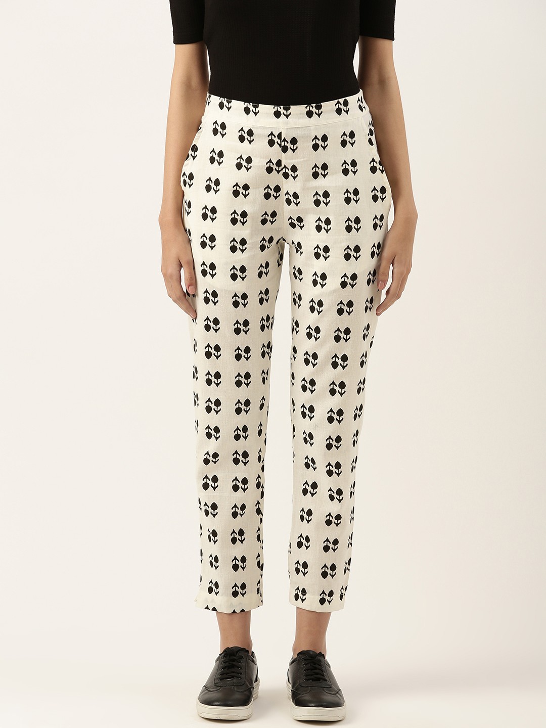 

SWAGG INDIA Women White Ethnic Motifs Printed Relaxed Straight Leg Trousers