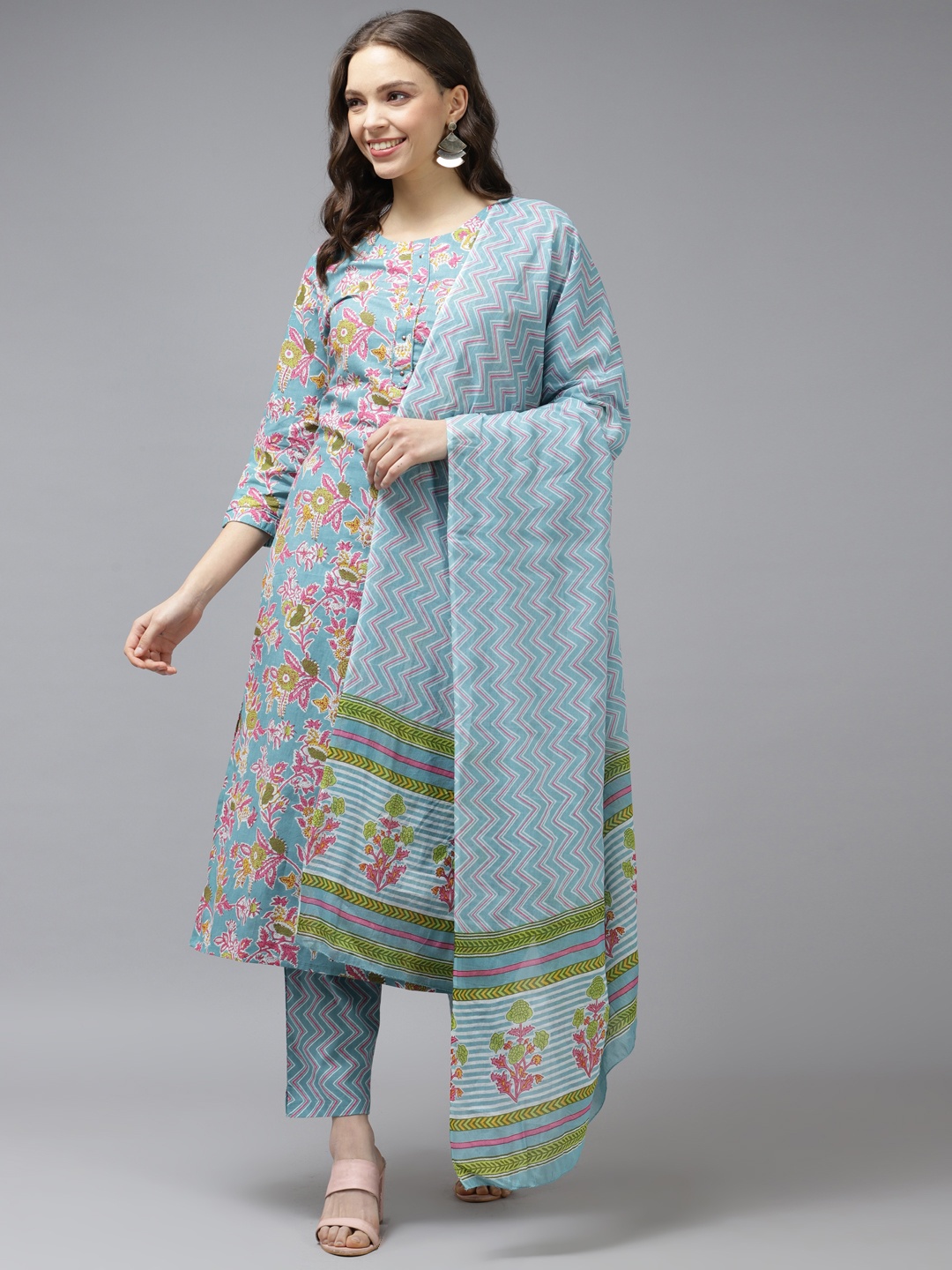 

Yufta Women Blue Floral Printed Pure Cotton Kurta with Trousers & With Dupatta