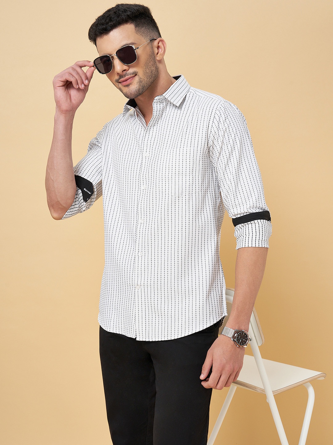 

YU by Pantaloons Men White Cotton Slim Fit Printed Formal Shirt
