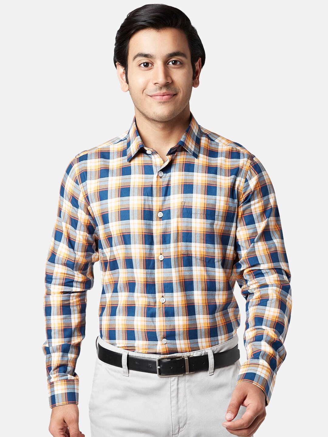 

YU by Pantaloons Men White Cotton Slim Fit Checked Casual Shirt