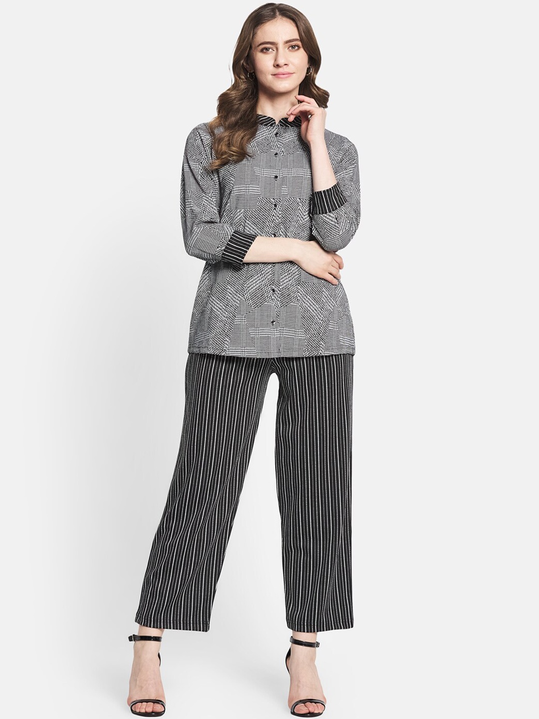 

Monte Carlo Women Black & Grey Printed Top with Trousers