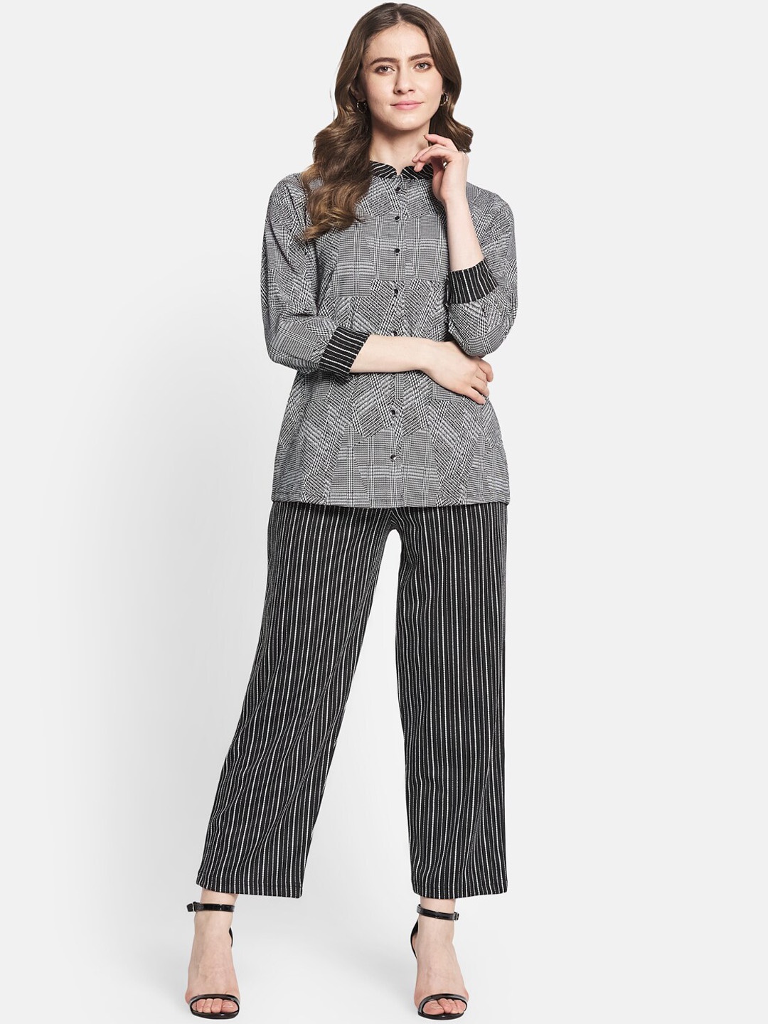 

Monte Carlo Women Black & Grey Printed Top with Trousers