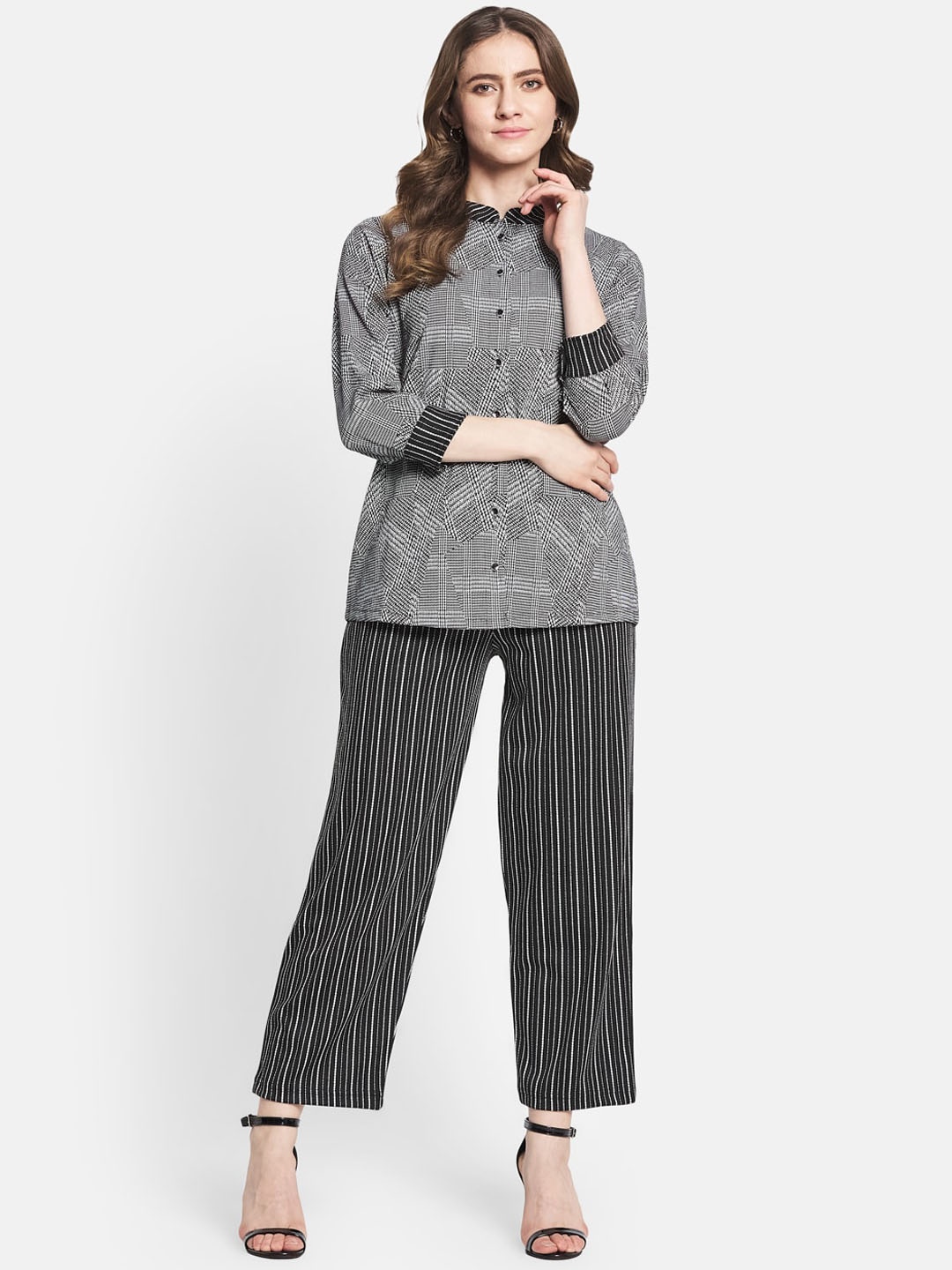 

Monte Carlo Women Black & Grey Printed Top with Trousers