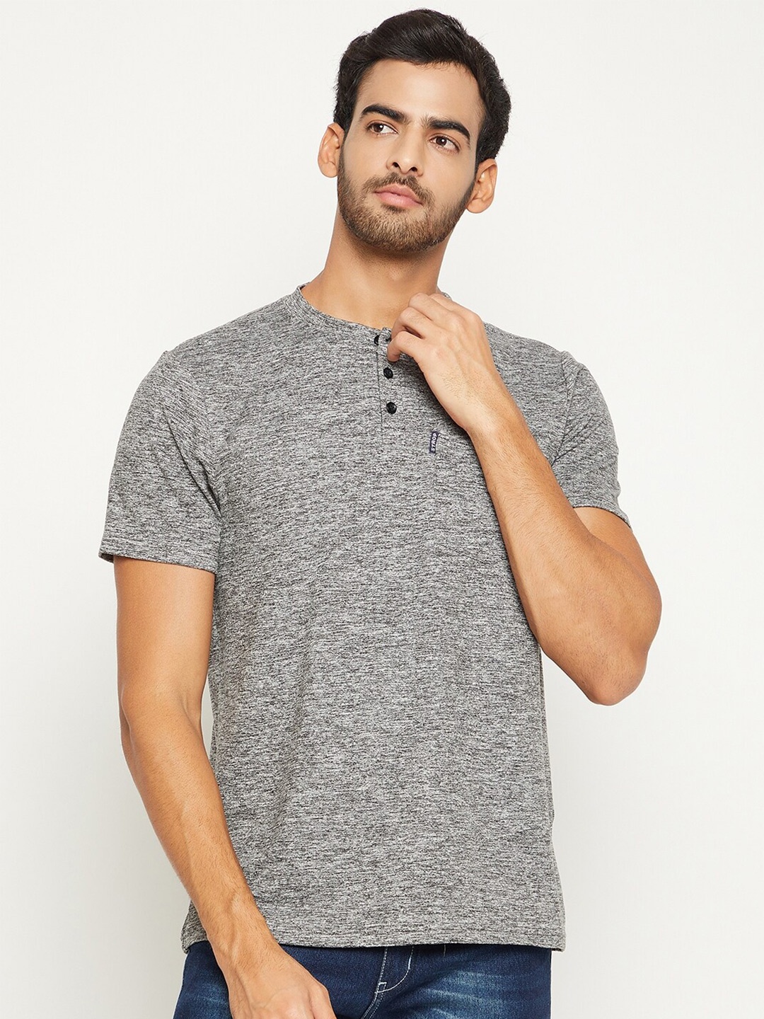 

STROP Men Grey Henley Neck T-shirt