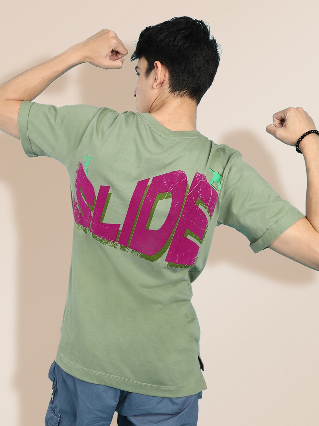 

KRA Men Olive Green & Magenta Typography Printed Pure Cotton T-shirt