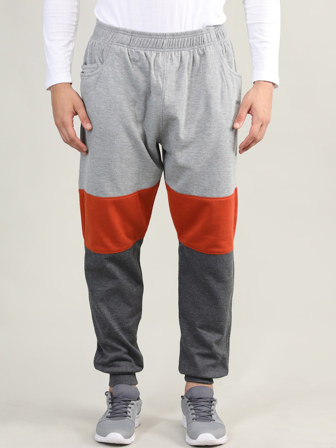 

CHKOKKO Men Grey & Orange Colorblocked Joggers