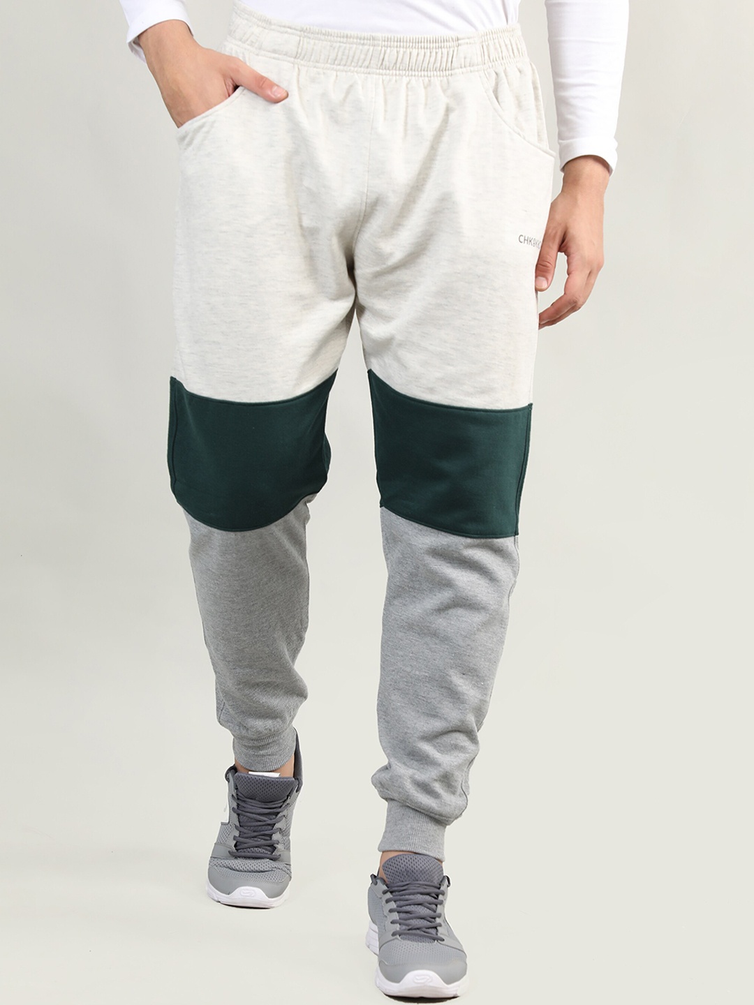 

CHKOKKO Men Light Grey & Green Colorblocked Joggers