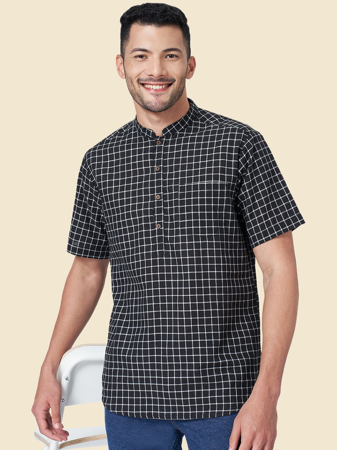 

YU by Pantaloons Men Black Checked Cotton Kurta