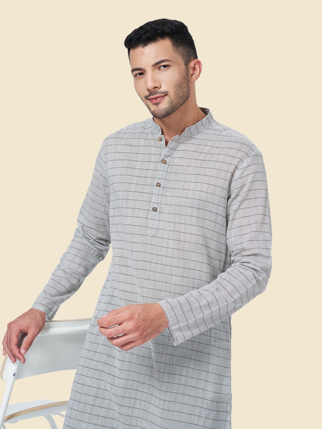 

YU by Pantaloons Men Grey Striped Cotton Kurta