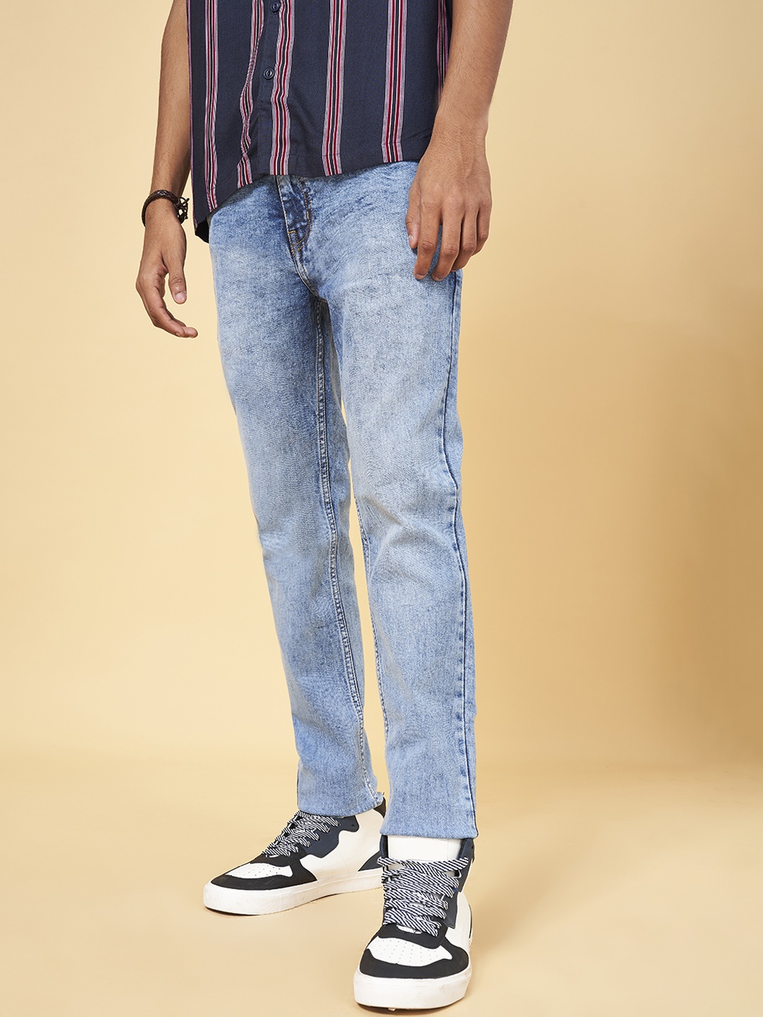 

YU by Pantaloons Men Blue Slim Fit Heavy Fade Cotton Jeans