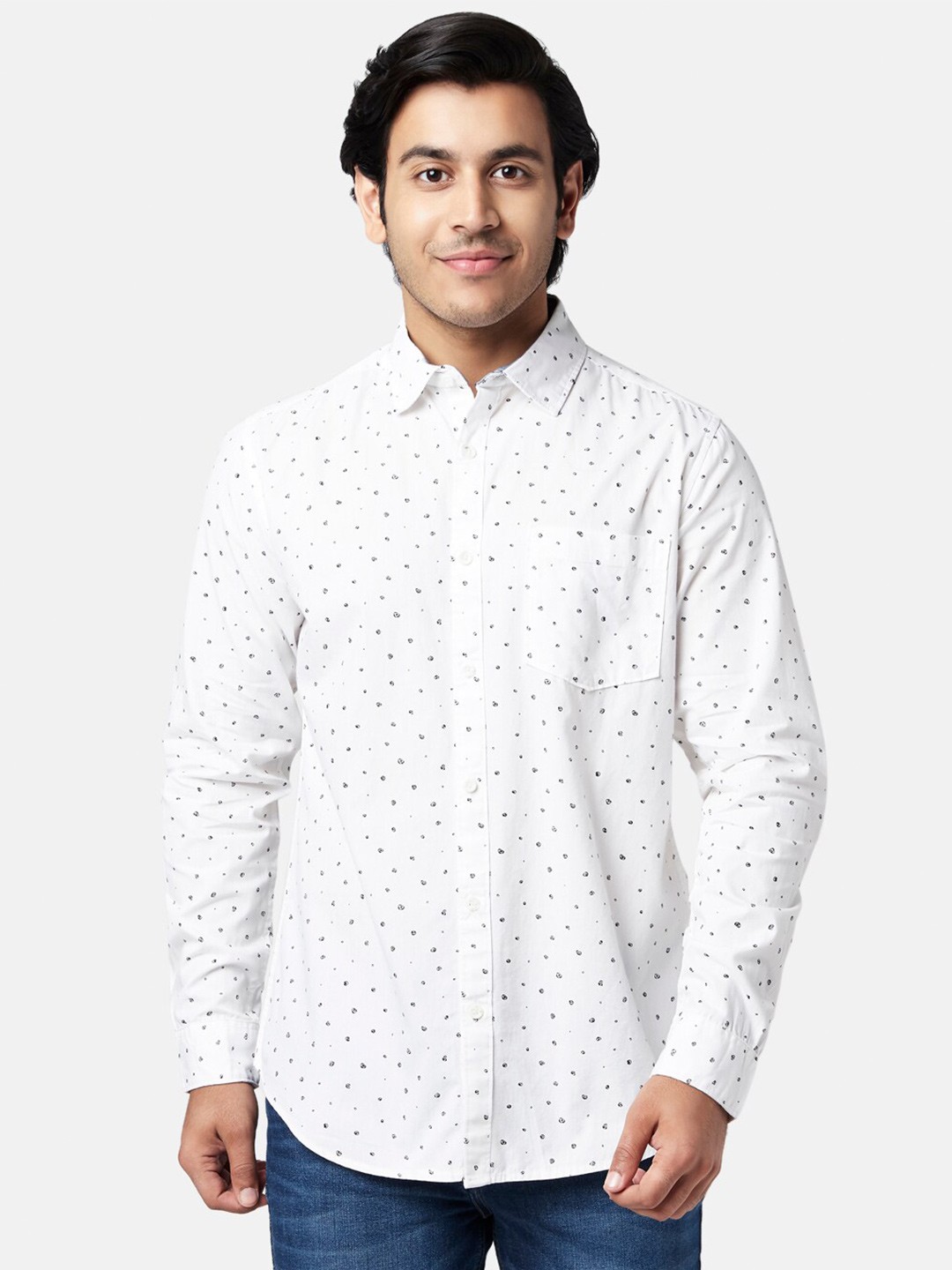 

YU by Pantaloons Men White Cotton Slim Fit Printed Casual Shirt
