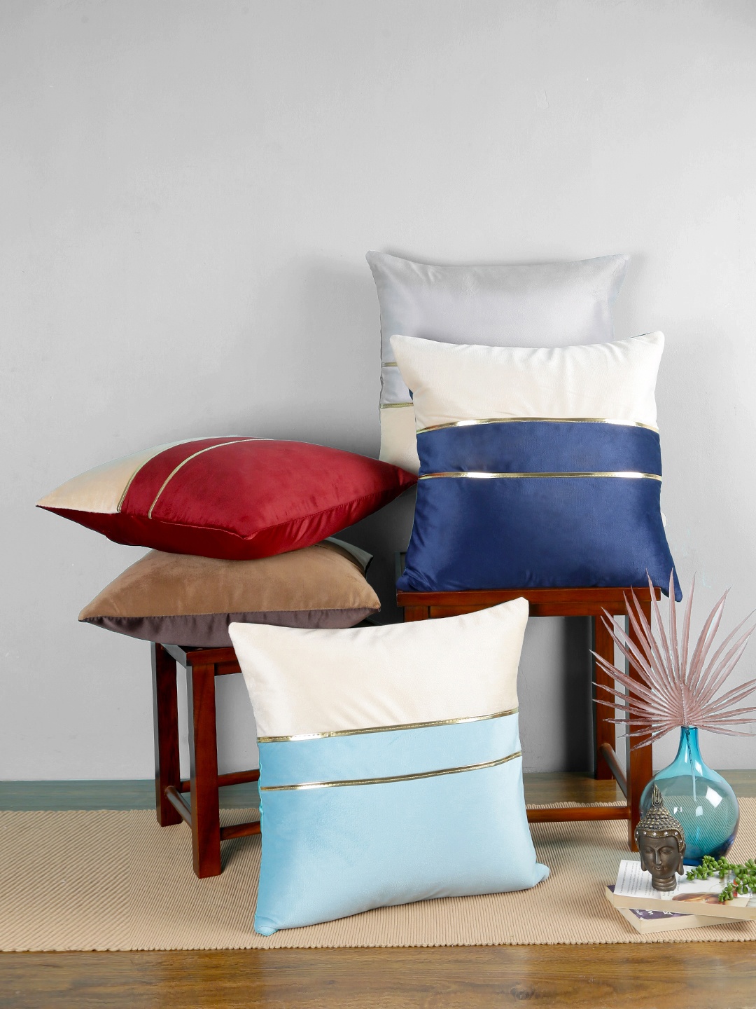 

ROMEE Maroon & Blue Set of 5 Colourblocked Velvet Square Cushion Covers