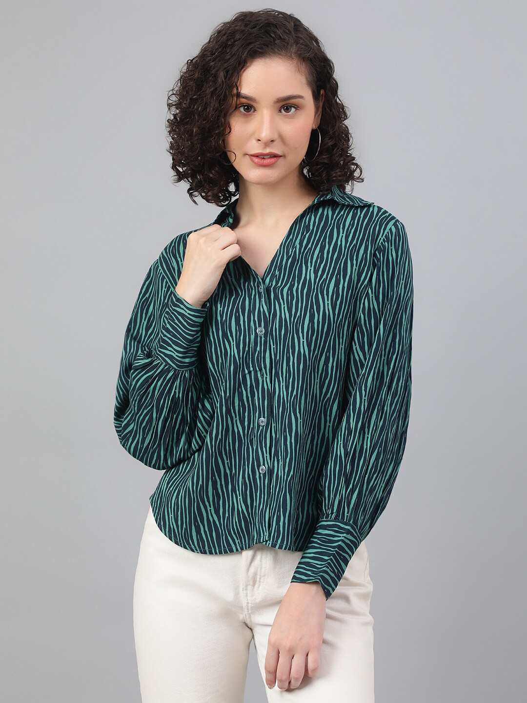 

DEEBACO Women Green Premium Printed Casual Shirt