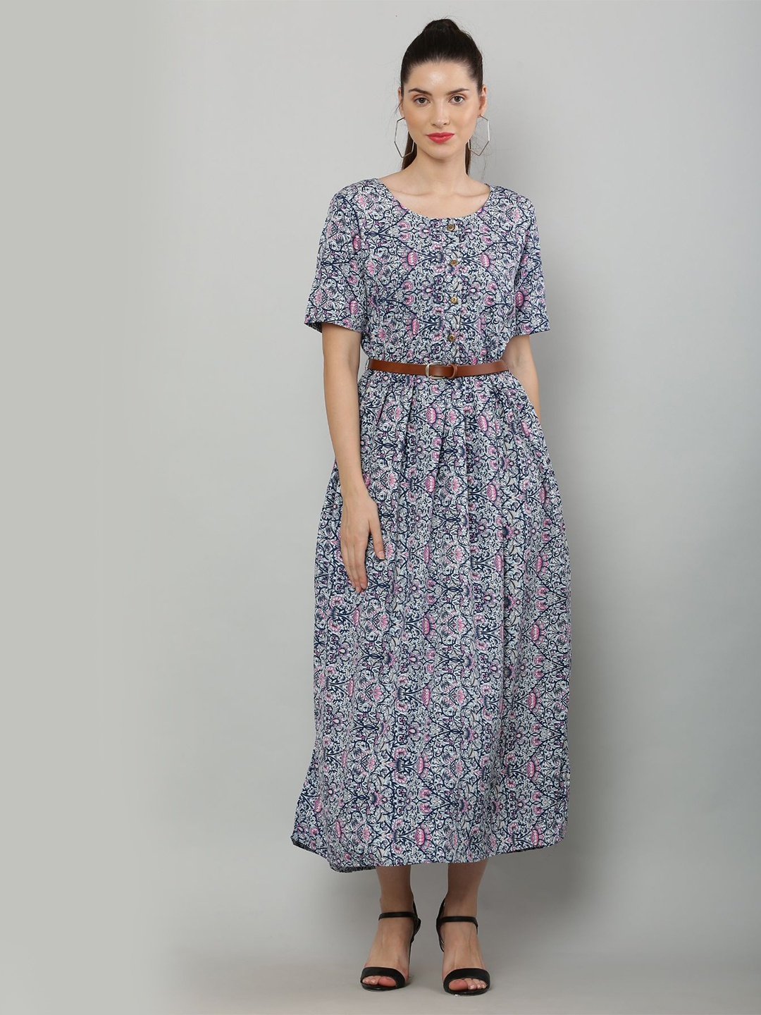 

R Cube Women Blue & Pink Floral Printed Round Neck Maxi Dress