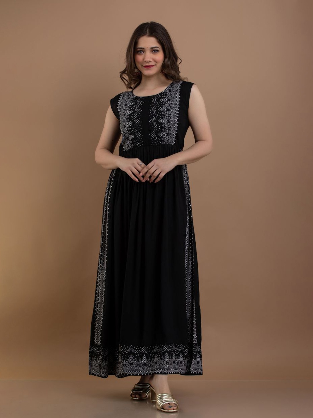 

DRESSAR Black Ethnic Motifs Printed Maxi Dress