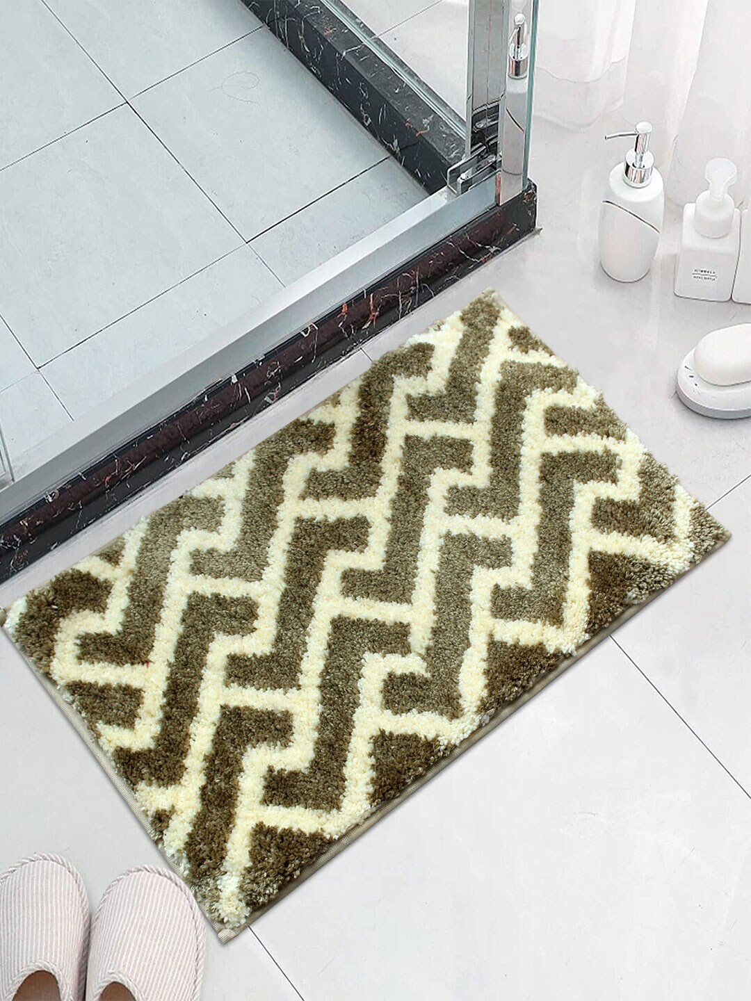 

LUXEHOME INTERNATIONAL Khaki-Colored Printed 1600 GSM Anti Skid Bath Rugs