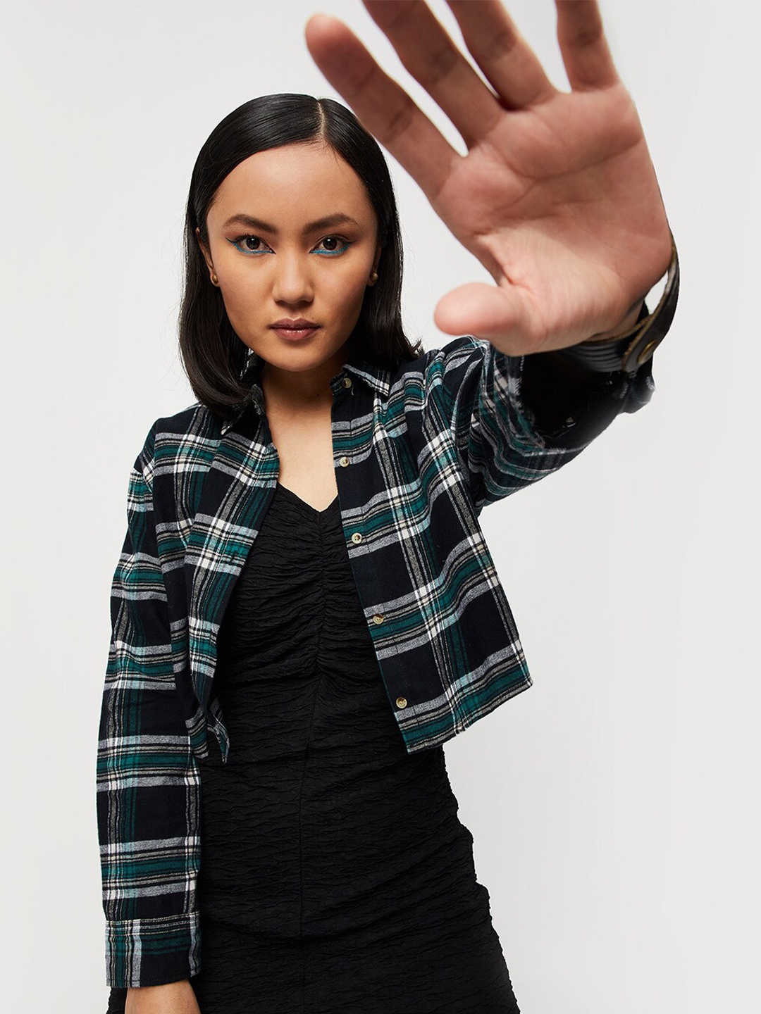 

max Women Black & Green Checked Cotton Crop Casual Shirt