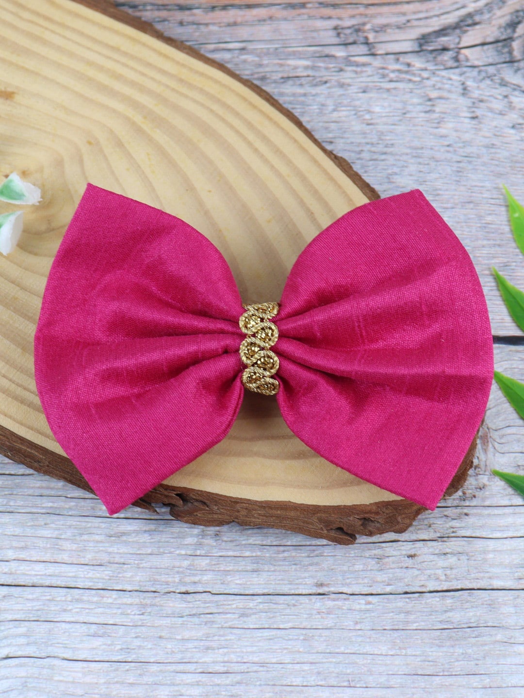 

Asthetika Kids Girls Pink & Gold-Toned Alligator Hair Clip