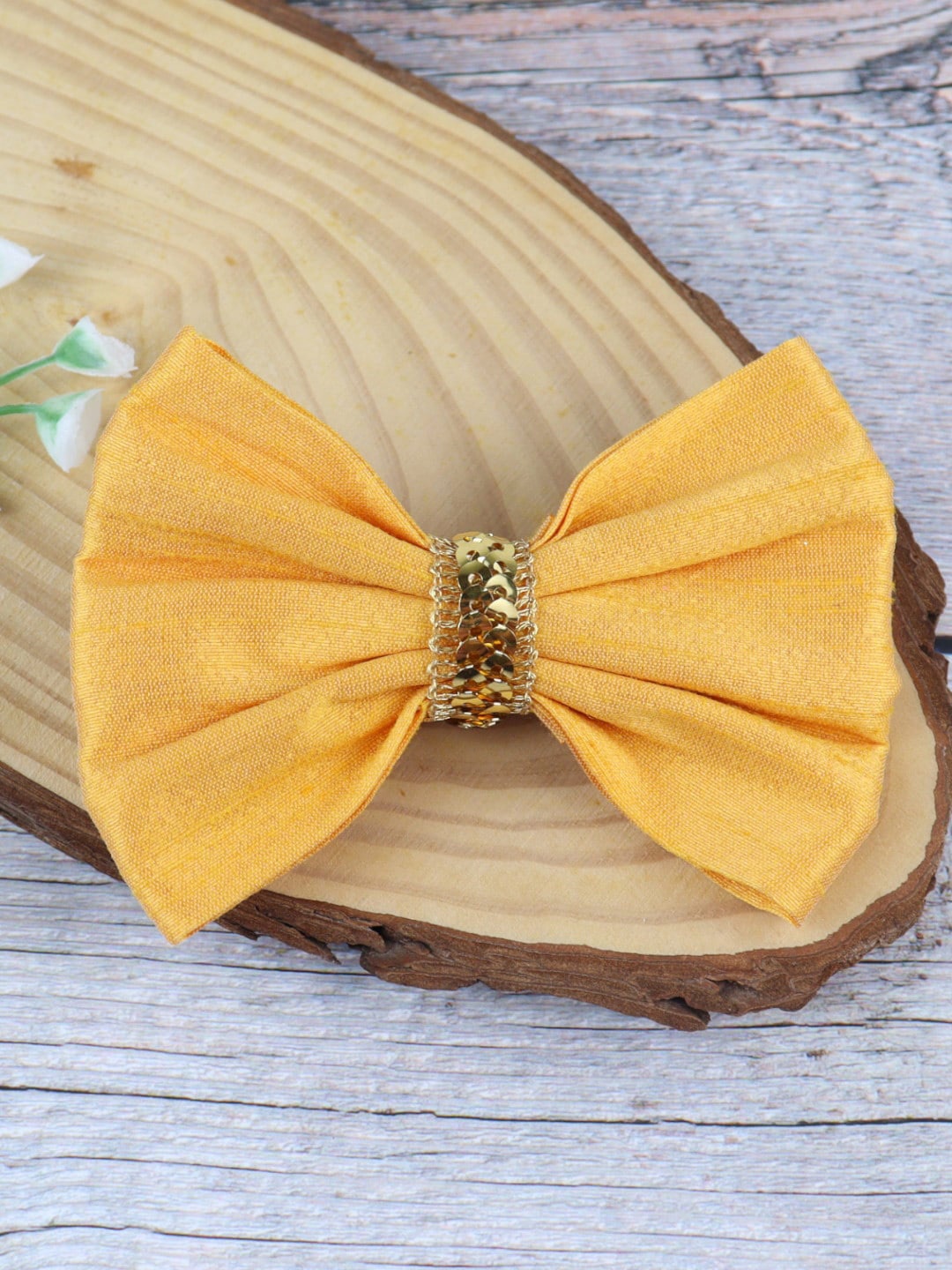 

Asthetika Kids Girls Yellow & Gold-Toned Alligator Hair Clip