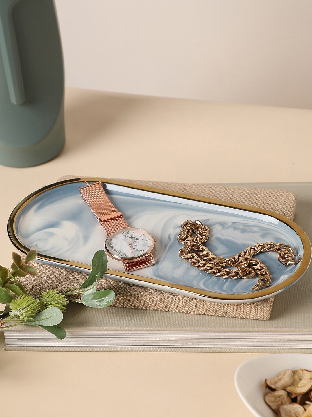 

Bonhomie White and Blue Marble Effect Oval-Rectangle Shaped Ceramic Tray