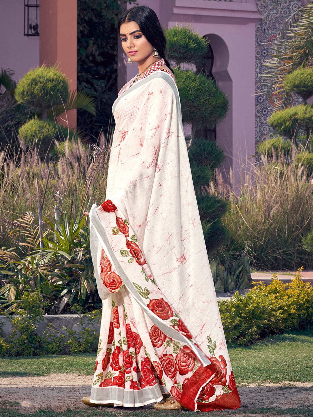 

Saree mall Off White & Red Floral Zari Pure Linen Kasavu Saree