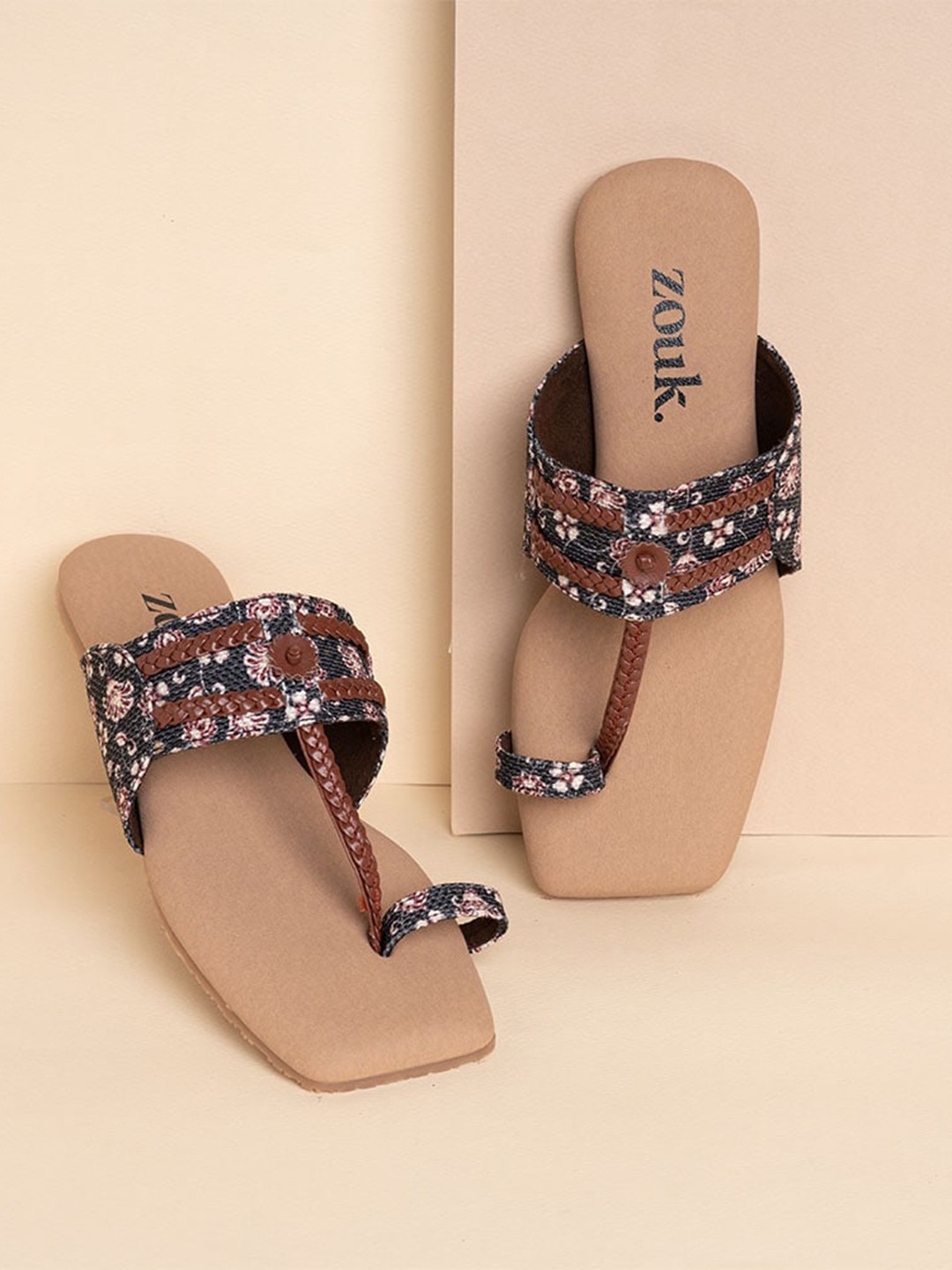 

ZOUK Women Black Printed Ethnic One Toe Kolhapuri Flats