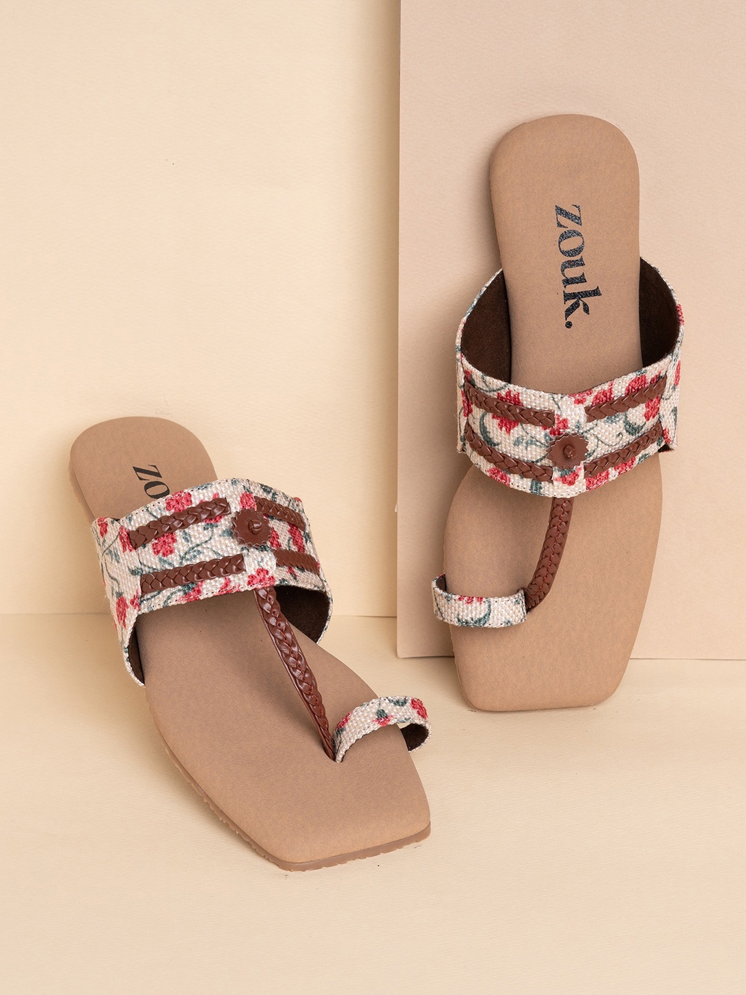 

ZOUK Women White One Toe Flats with Embroidered