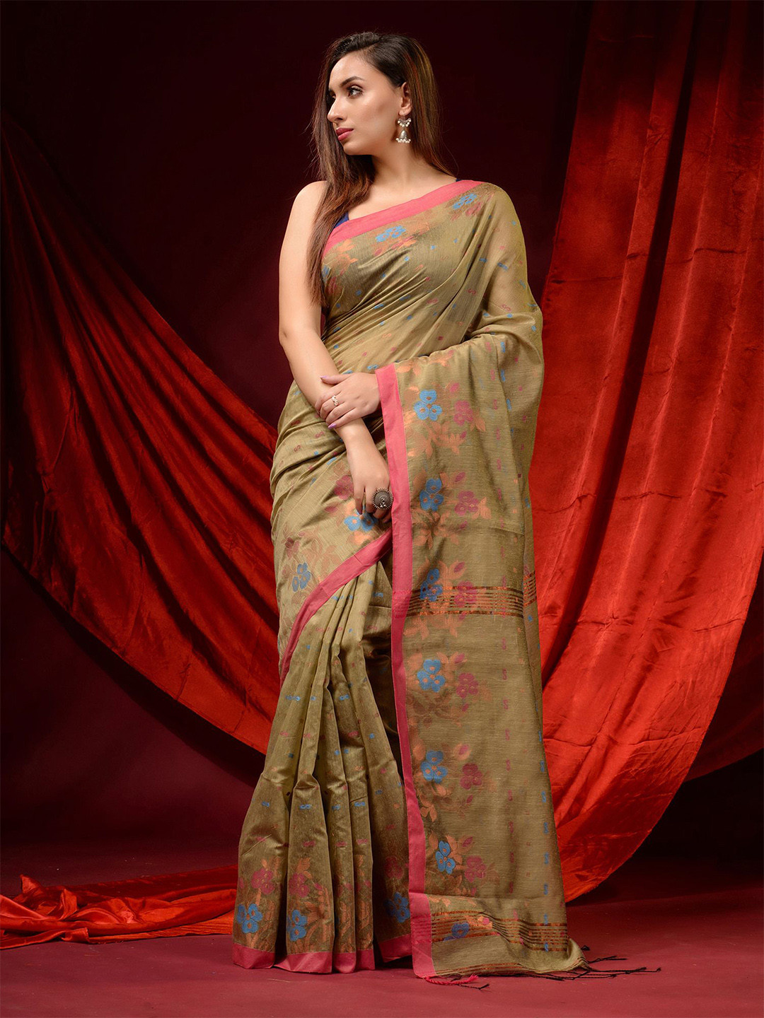 

Charukriti Green & Pink Floral Woven Design Saree