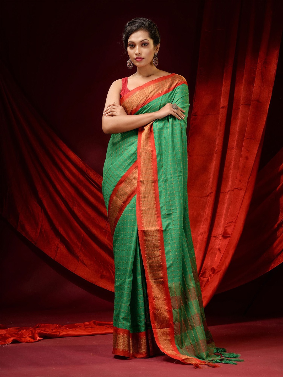 

Charukriti Green & Red Checked Zari Silk Cotton Saree