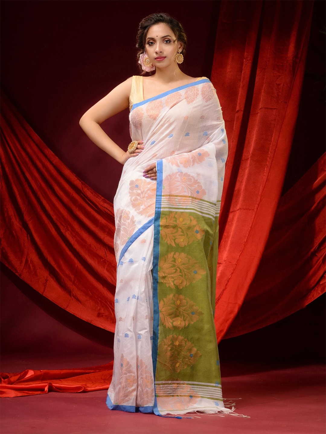 

Charukriti White & Green Floral Zari Pure Cotton Saree