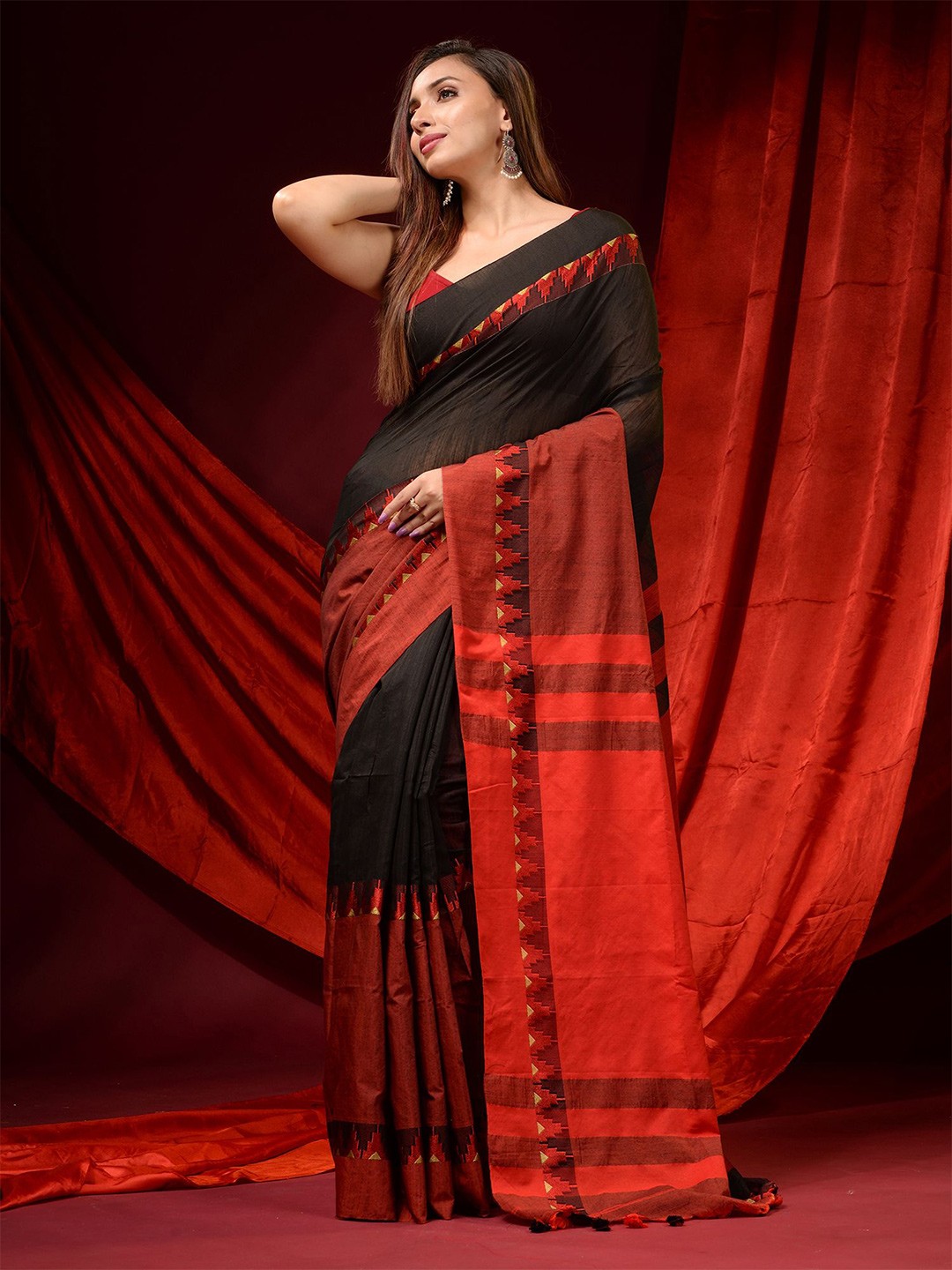 

Charukriti Black & Red Pure Cotton Saree