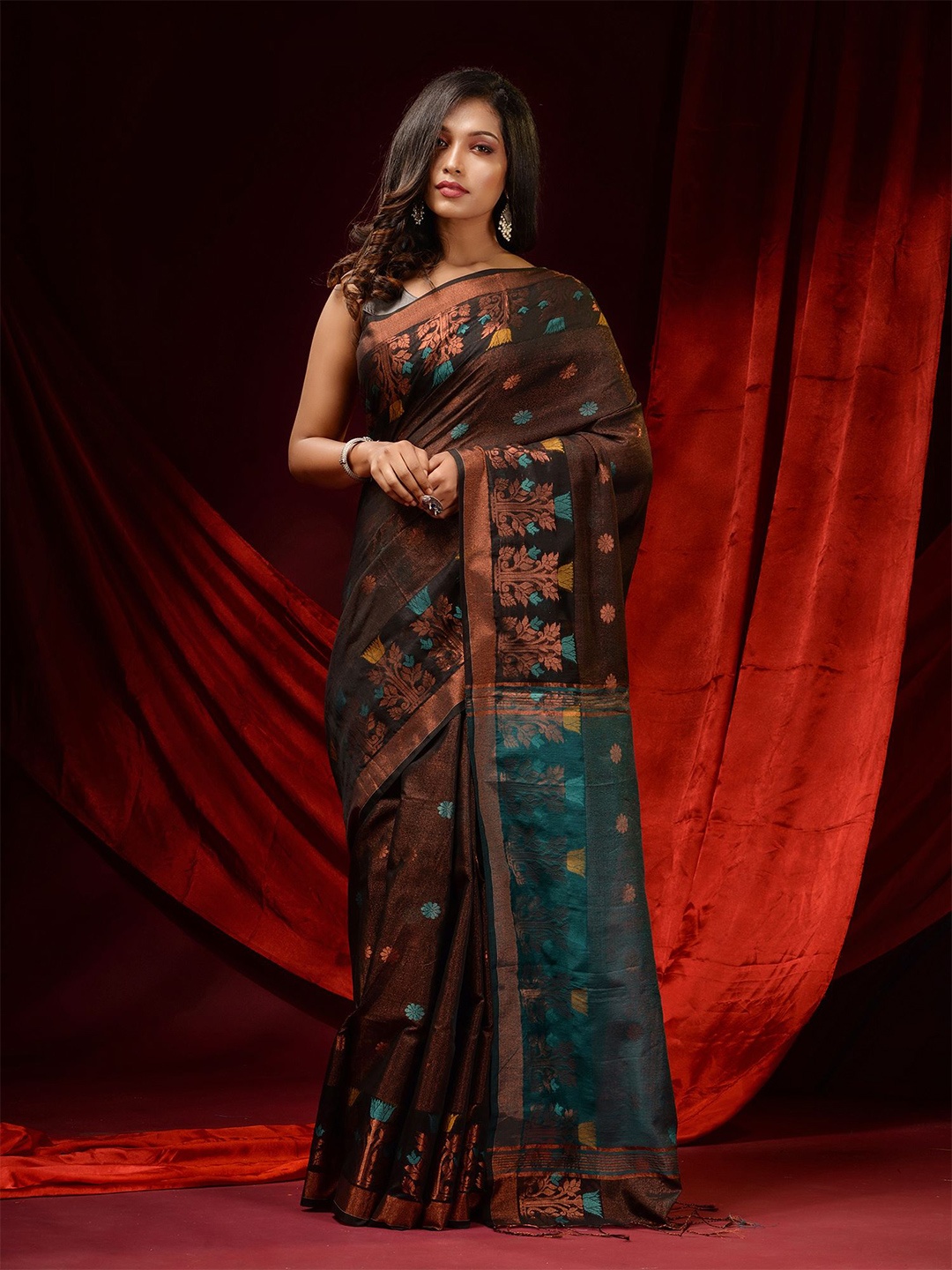 

Charukriti Brown & Green Floral Zari Tissue Saree