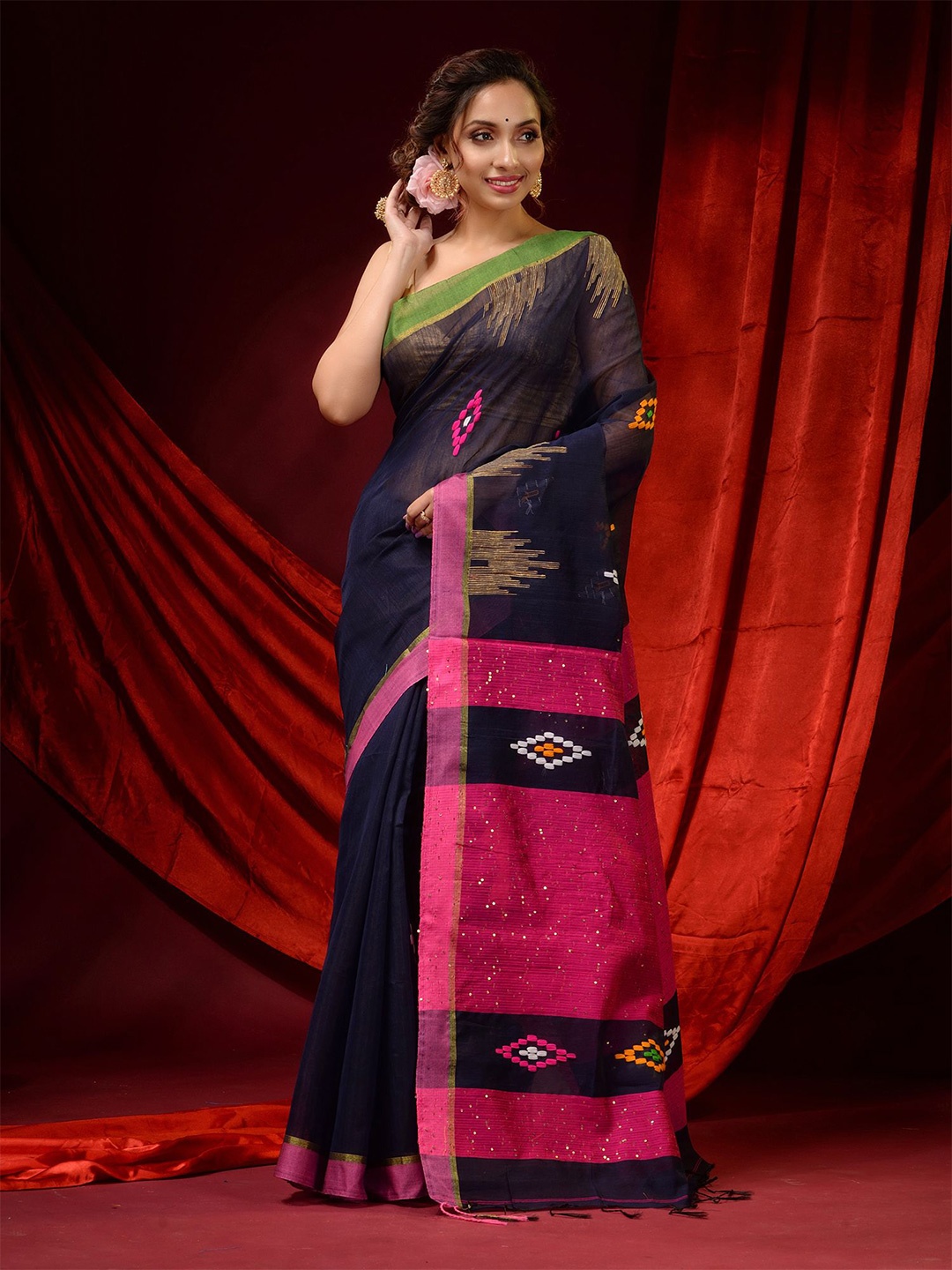 

Charukriti Navy Blue & Pink Woven Design Silk Cotton Saree