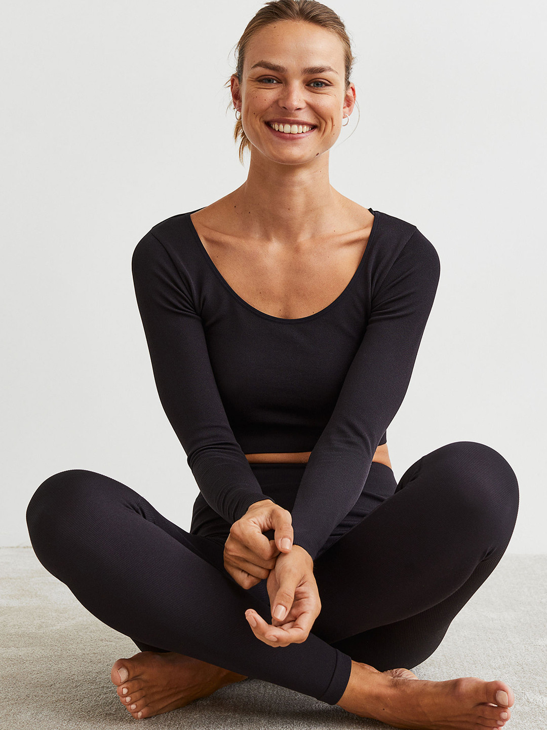 

H&M Black THERMOLITE Ribbed Top