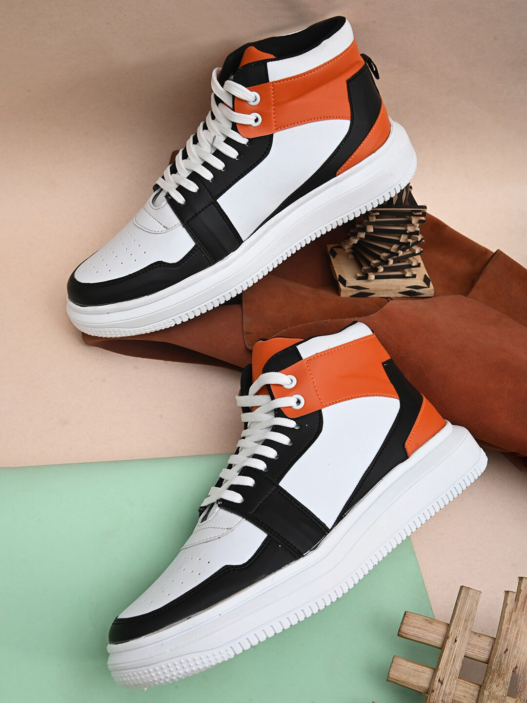 

Kook N Keech Men White Colourblocked High-Top Sneakers