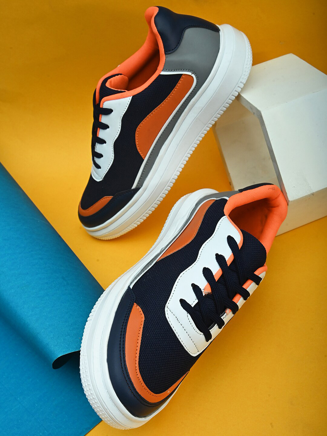 

Kook N Keech Men Navy Blue Colourblocked Sneakers