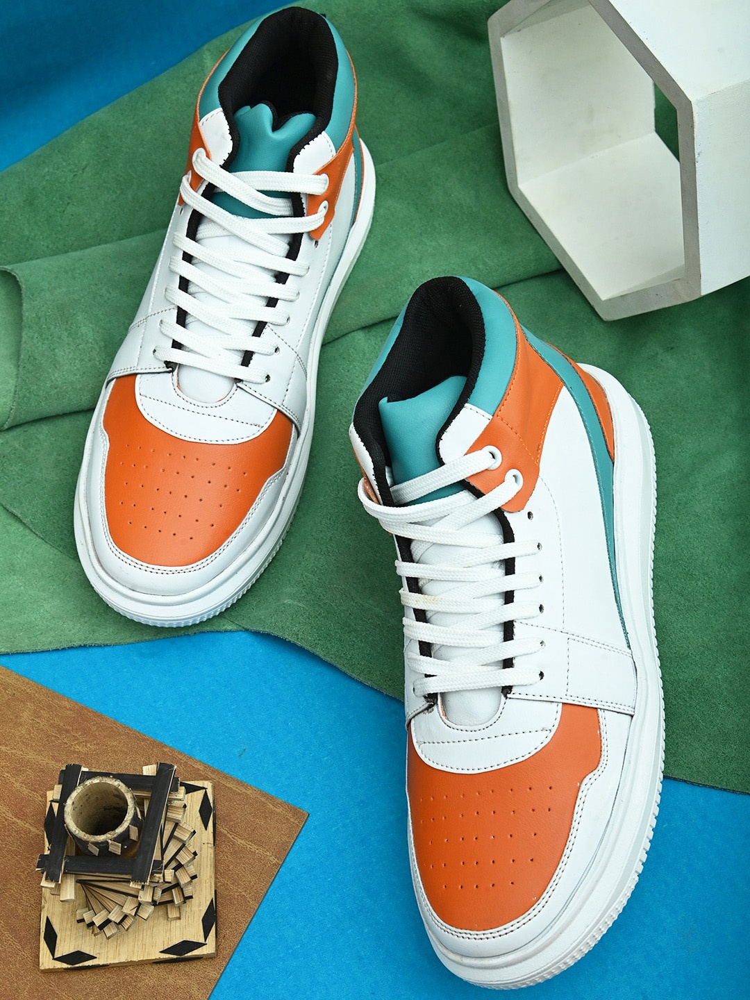 

Kook N Keech Men White Colourblocked High-Top Sneakers